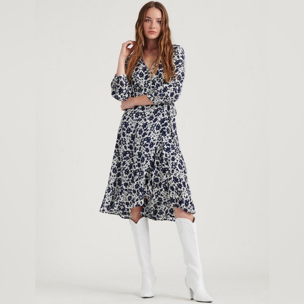 Lucky Brand Karin Wrap Dress 💯 Silk - Picture 2 of 3